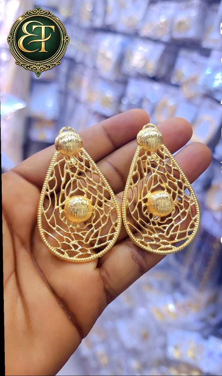 Gilded Net Teardrop Stud Earrings