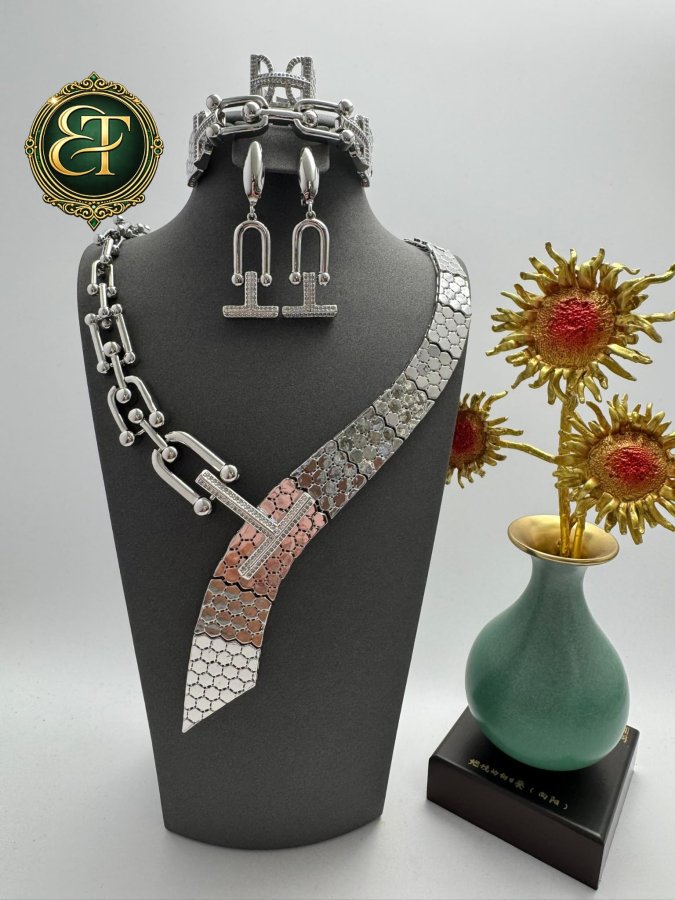 Iron Will Necklace Set