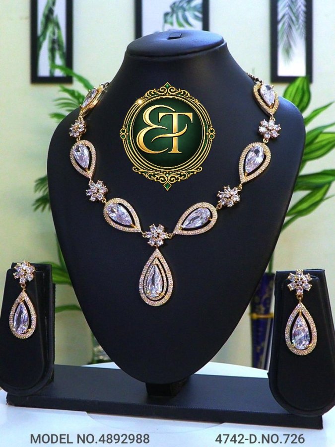Zircon oval